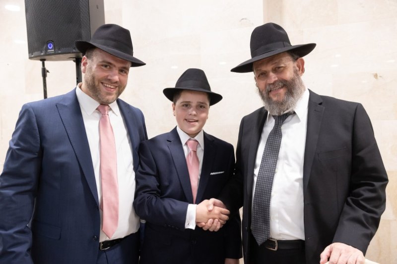 באדיבות המצלם