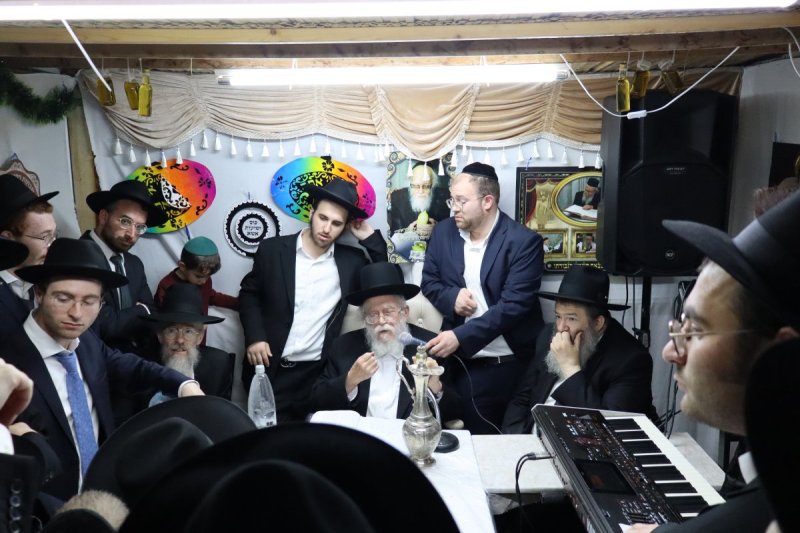 באדיבות המצלם