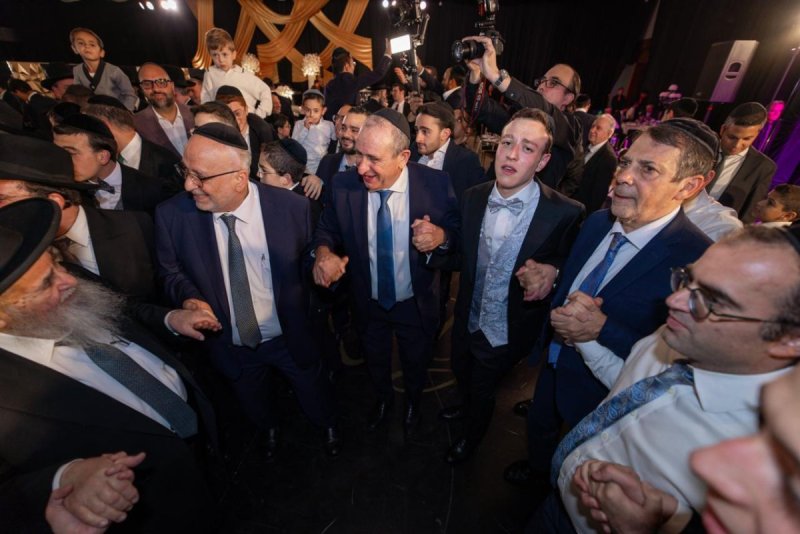 דניאל נפוסי ומאיר זלזניק