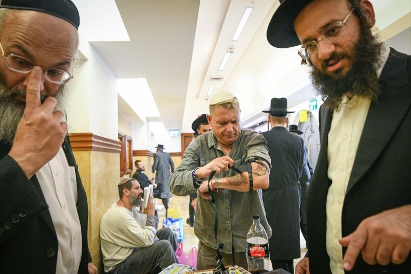 ארי קופרשטוק
