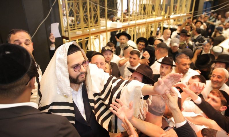 חוצה מגזרים: הגאון הינוקא הכניס את בנו בברית