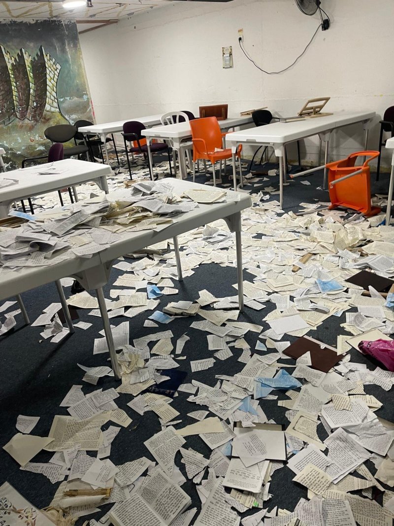 באדיבות המצלם