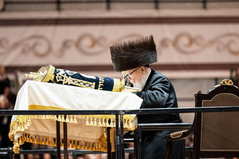 אלי וואהל, איצי מ.