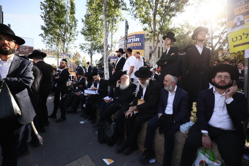 דניאל נפוסי ודוד מנדלסון