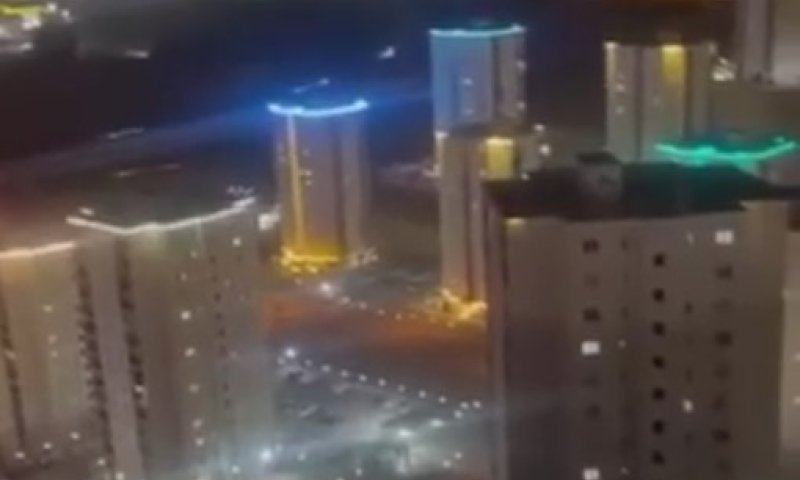 האיראנים חוגגים: קריאות שמחה ושאגות על מותו של חמינאי 