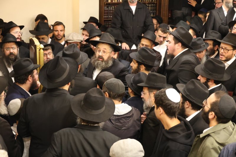 מרדכי לובעצקי