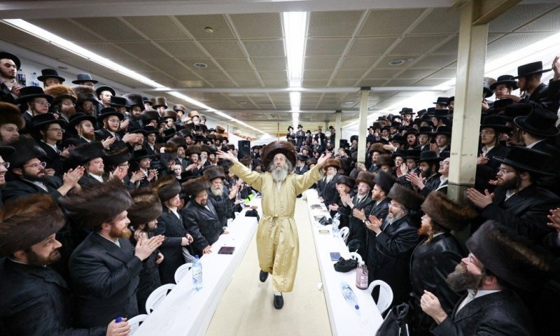 עם בני ה'חבורה' מאלעד: רבי מיילך שבת במירון ביארצייט של אביו