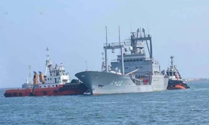 מעל 200 חיילים איראנים שהיו על אוניית מלחמה ברחו לסרי לנקה