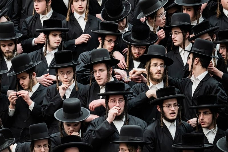 בחצרות סאטמר