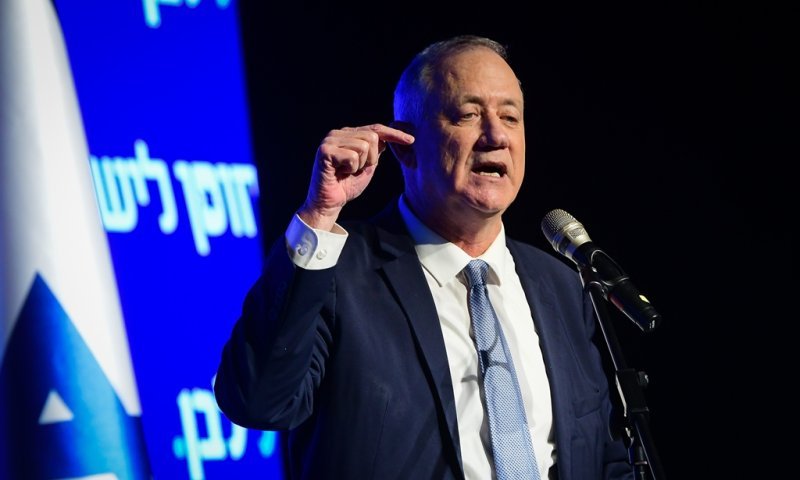 לפני הפרישות: ב'כחול לבן' ניהלו שיחות מתקדמות לחיבור 