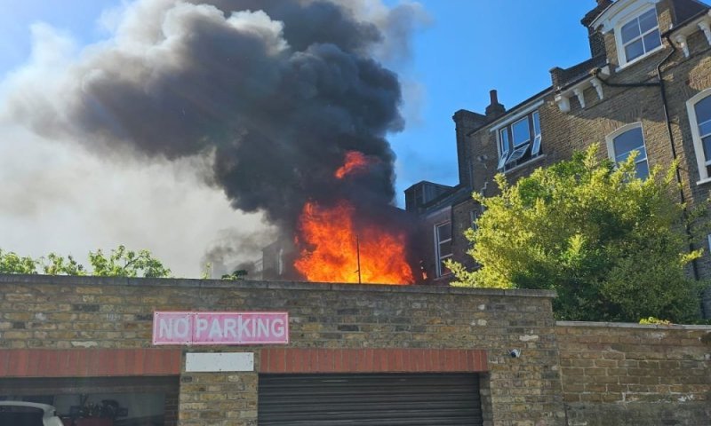 שריפה גדולה פרצה בבניין ישיבת מתיבתא בסטמפורד היל, לונדון