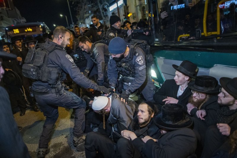 חיים גולדברג, פלאש 90