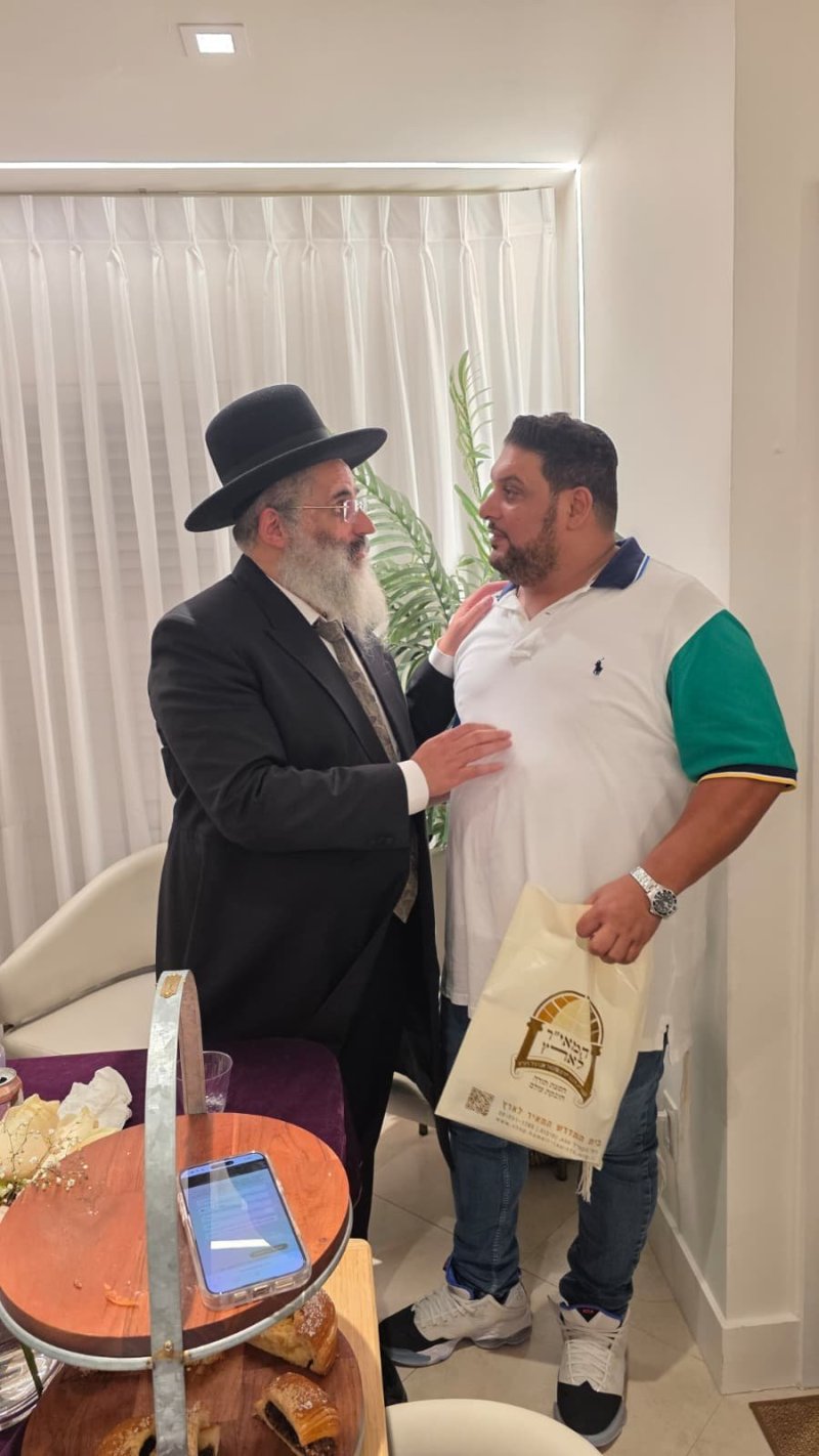 באדיבות המצלם