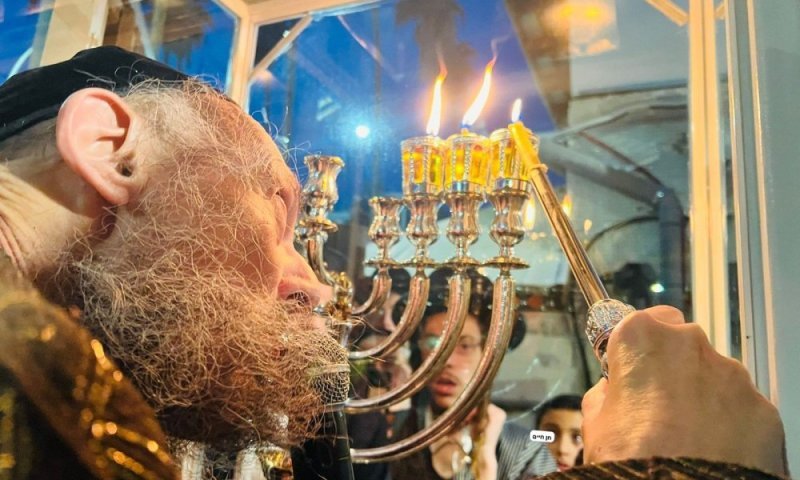 קשר מסתורי: ההתבטאות של הגר"ד קוק בהדלקה בפתח החדר המחודש