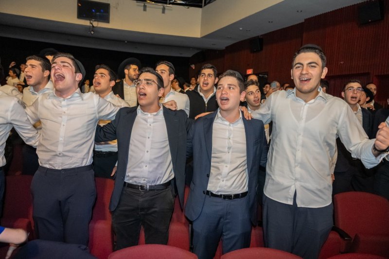 באדיבות המצלם