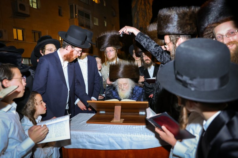 דניאל נפוסי