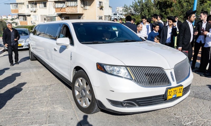 בלימוזינה מפוארת: כך קיבלו את האברך ששוחרר מכלא 10