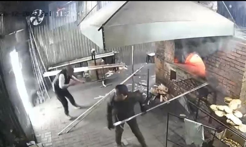 צפו: באמצע אפיית מצות באומן, טיל רוסי נפל והאופים ניצלו בנס