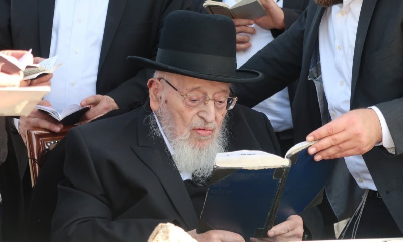 שנה לרבנית ע"ה: ראש הישיבה הודה למסיימי הש"ס