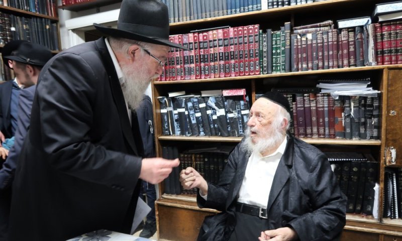 ראש הישיבה הורה לומר תהילים לרפואת ידידו הגר"י הקר