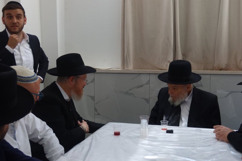 באדיבות המצלם