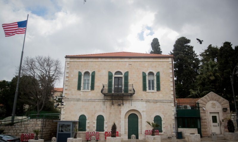 לראשונה: שגרירות ארה"ב תעניק שירותים קונסולריים ביהודה ושומרון