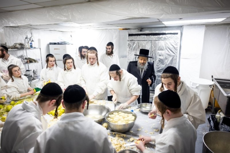 אברומי בלום, אחים לאנטשעווסקי, אייזיק י.