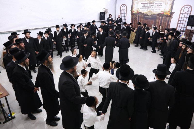 באדיבות המצלם