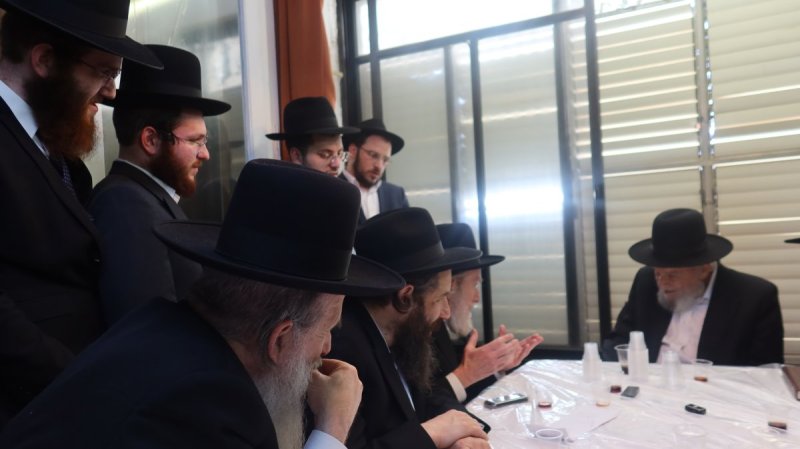 באדיבות המצלם