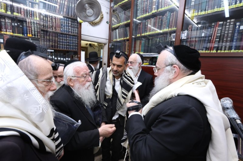 באדיבות המצלם