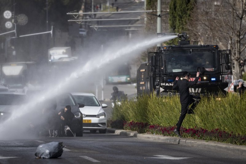 חיים גולדברג, פלאש 90