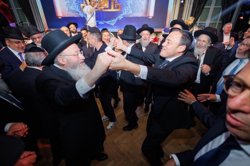 דניאל נפוסי ומאיר זלזניק