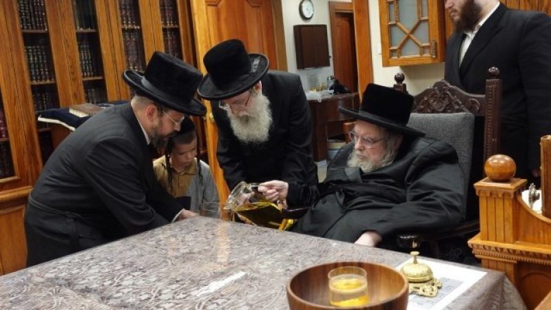 אנשיל בעק וא.מ.ש