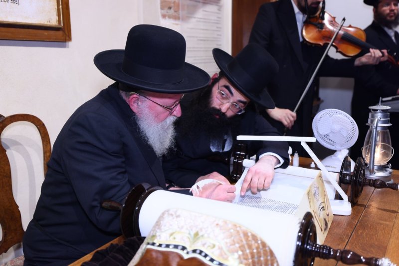 באדיבות המצלם