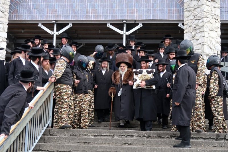 באדיבות המצלם