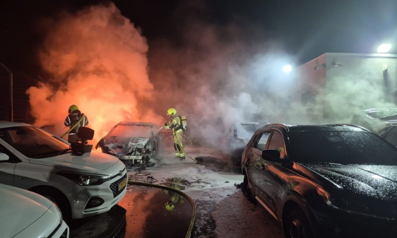 "תג מחיר" בדרום: חמישה רכבים הוצתו בלהבים כנקמה על המבצע בתראבין