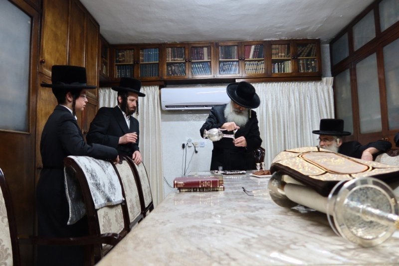 באדיבות המצלם