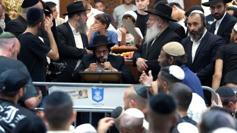 באדיבות המצלם