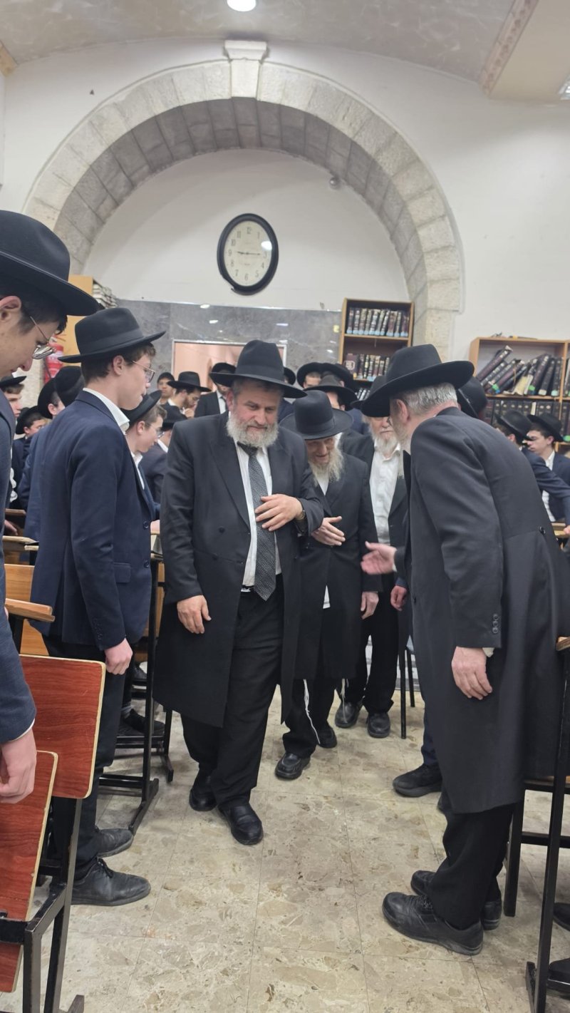 באדיבות המצלם