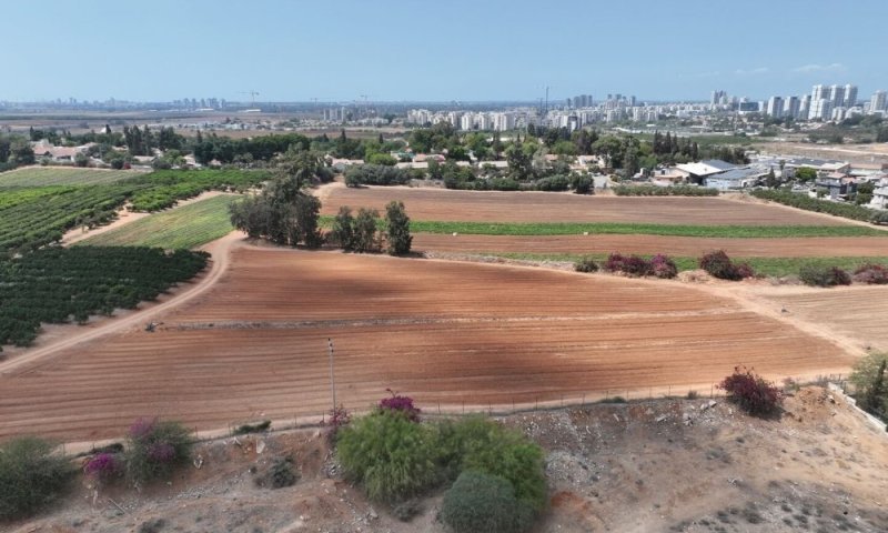מזרח רחובות מתחמם: קרקע פרטית בטאבו בצמידות לשכונה חדשה ומבוקשת &ndash; החל מ־185,000 ₪ בלבד
