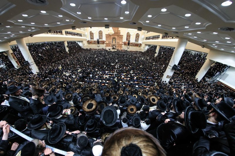 משה גולדשטיין, א. איזנבאך וארי קופרשטוק.