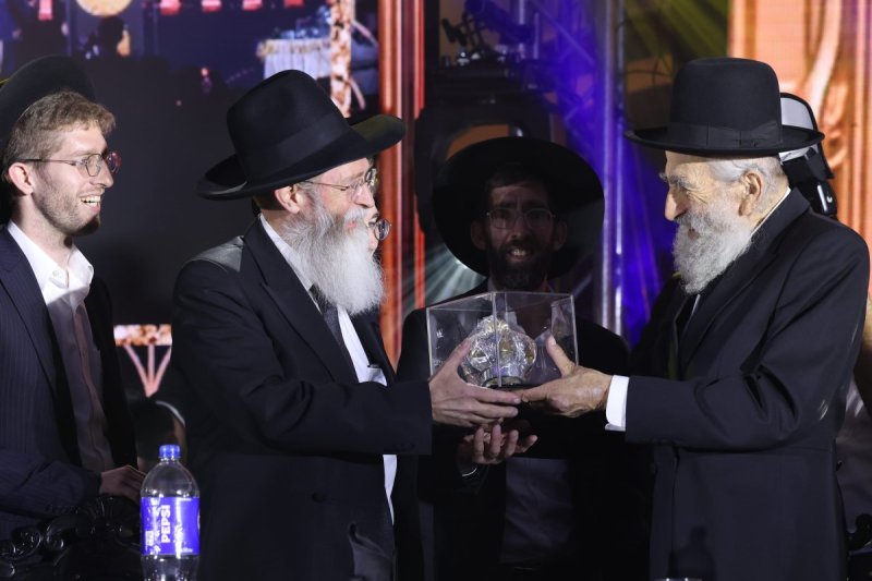 יעקב נחומי ואריאל סר