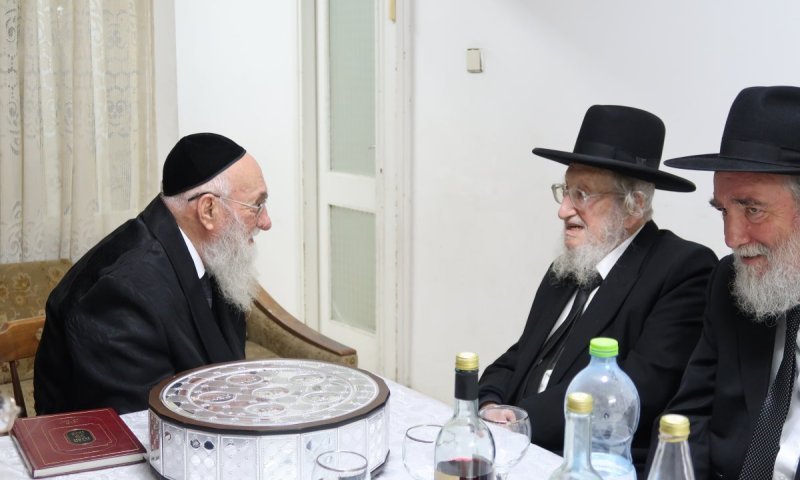 מפגש באשדוד: על מה שוחחו הגר"א לוי והגר"צ דרבקין בחול המועד?