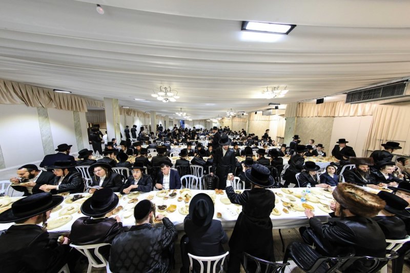 משה גולדשטיין, א. איזנבאך וארי קופרשטוק.