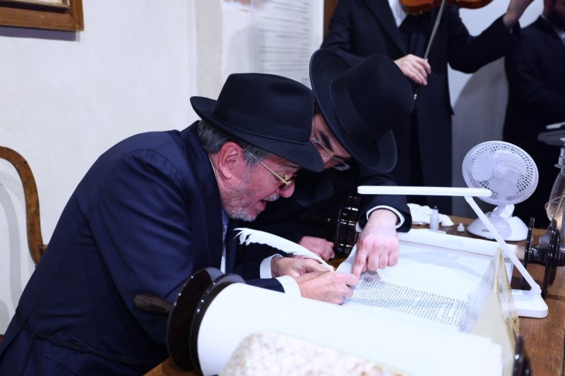 באדיבות המצלם