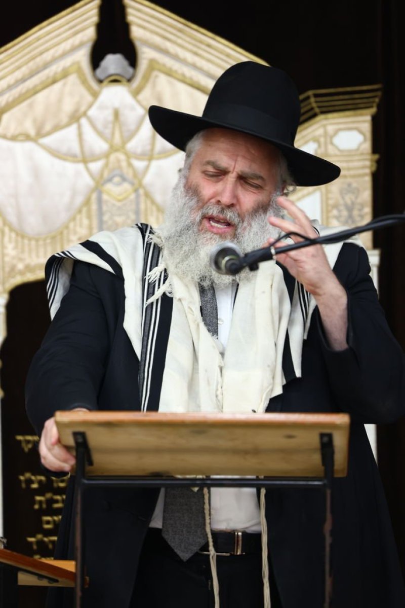 באדיבות המצלם