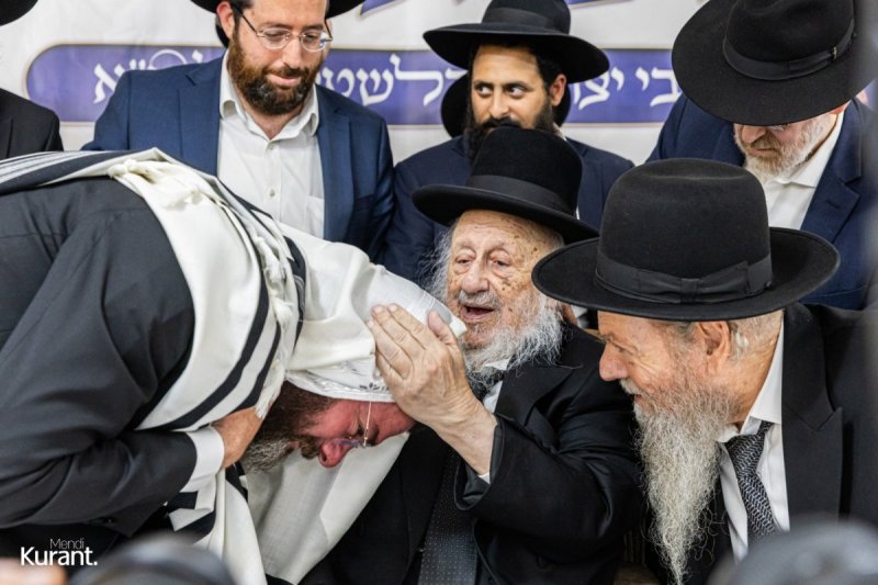 מענדי קורנט