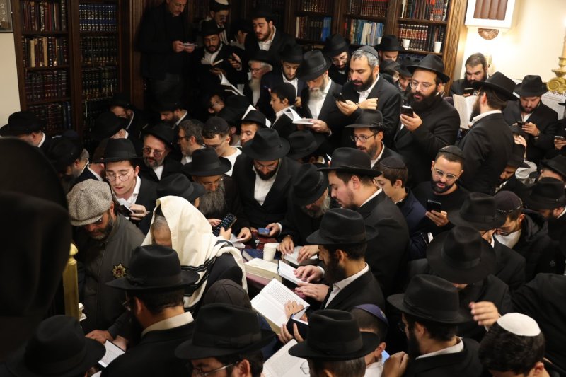 מרדכי לובעצקי