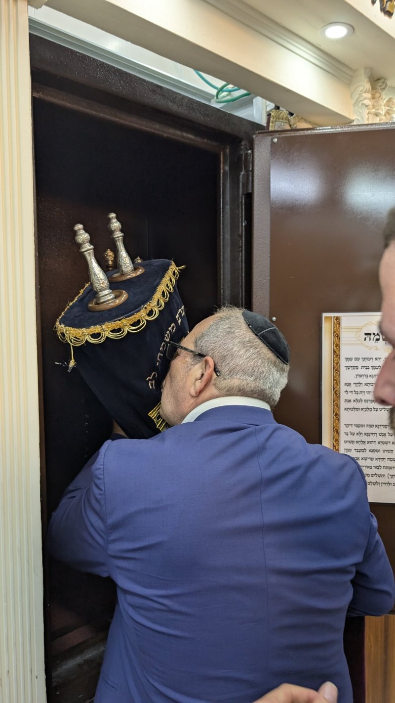 באדיבות המצלם