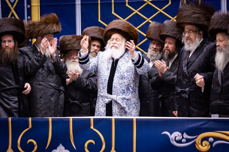 באדיבות המצלם